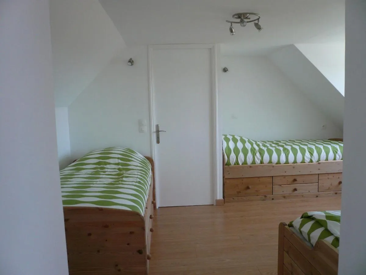 Maison Independante Avec Jardin Pres De La Plage - Fr-1-418-231 Locmaria 0*,  France